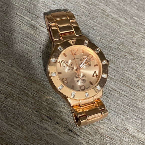 Gold Vanova Watch - Picture 2 of 3